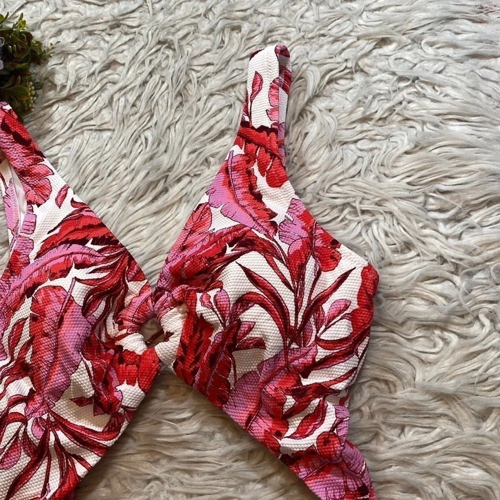 NWT Jessica Simpson Fuchsia Multi Palm O Ring Cut Out One Piece Swimsuit sz S